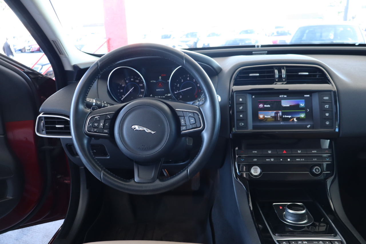 Jaguar XE 25t RWD 2017