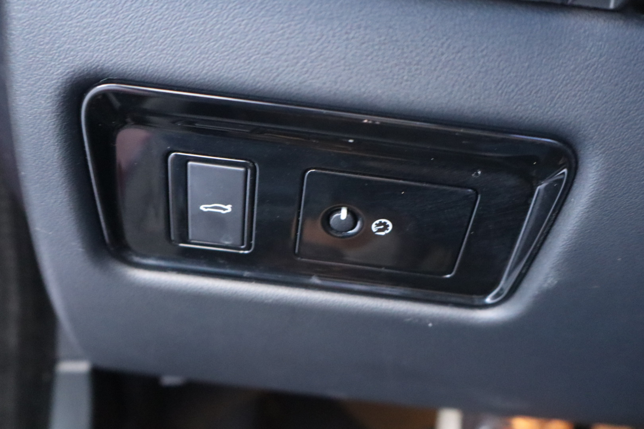 Jaguar XE 25t RWD 2017