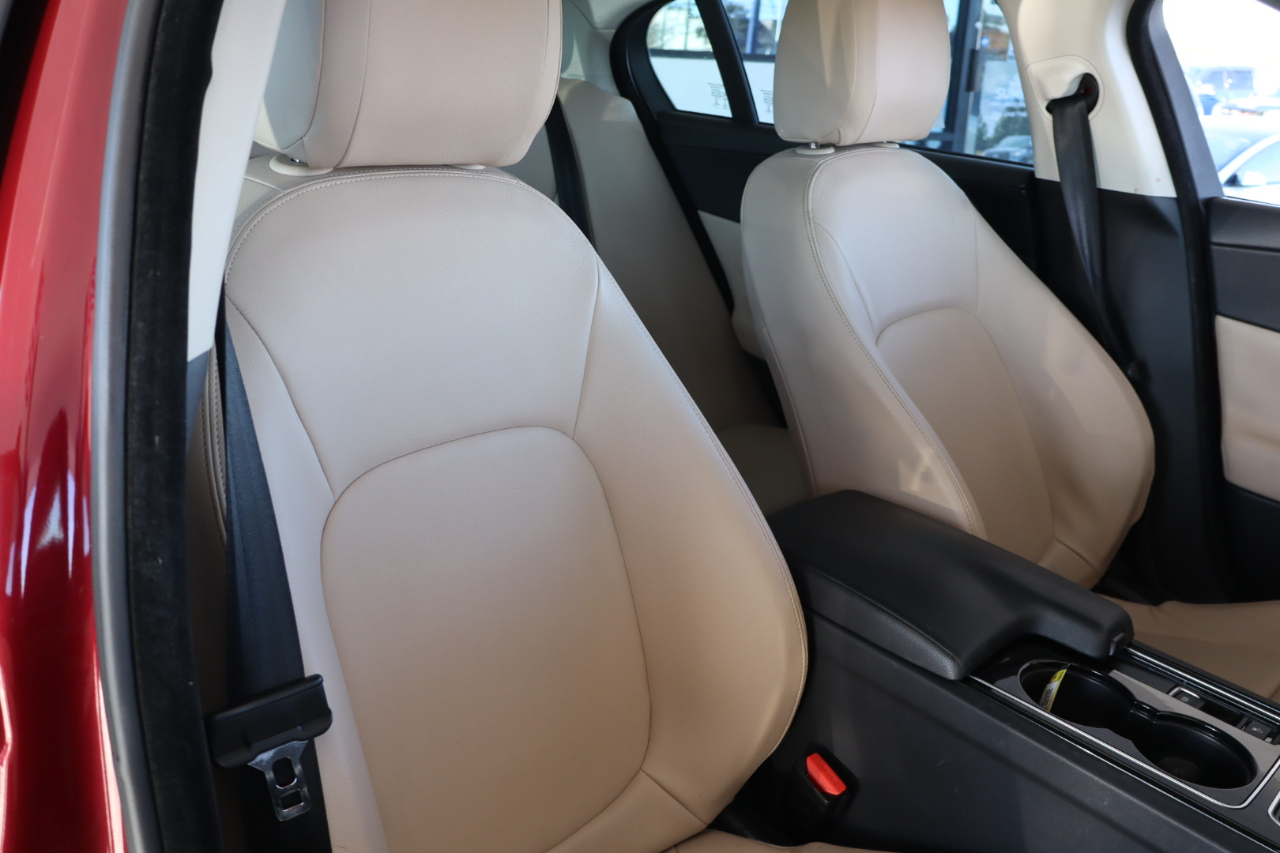 Jaguar XE 25t RWD 2017