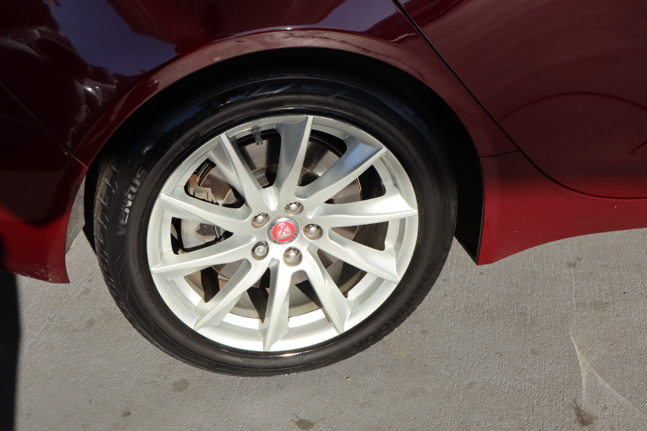 Jaguar XE 25t RWD 2017