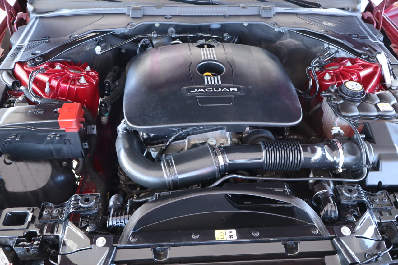 Jaguar XE 25t RWD 2017