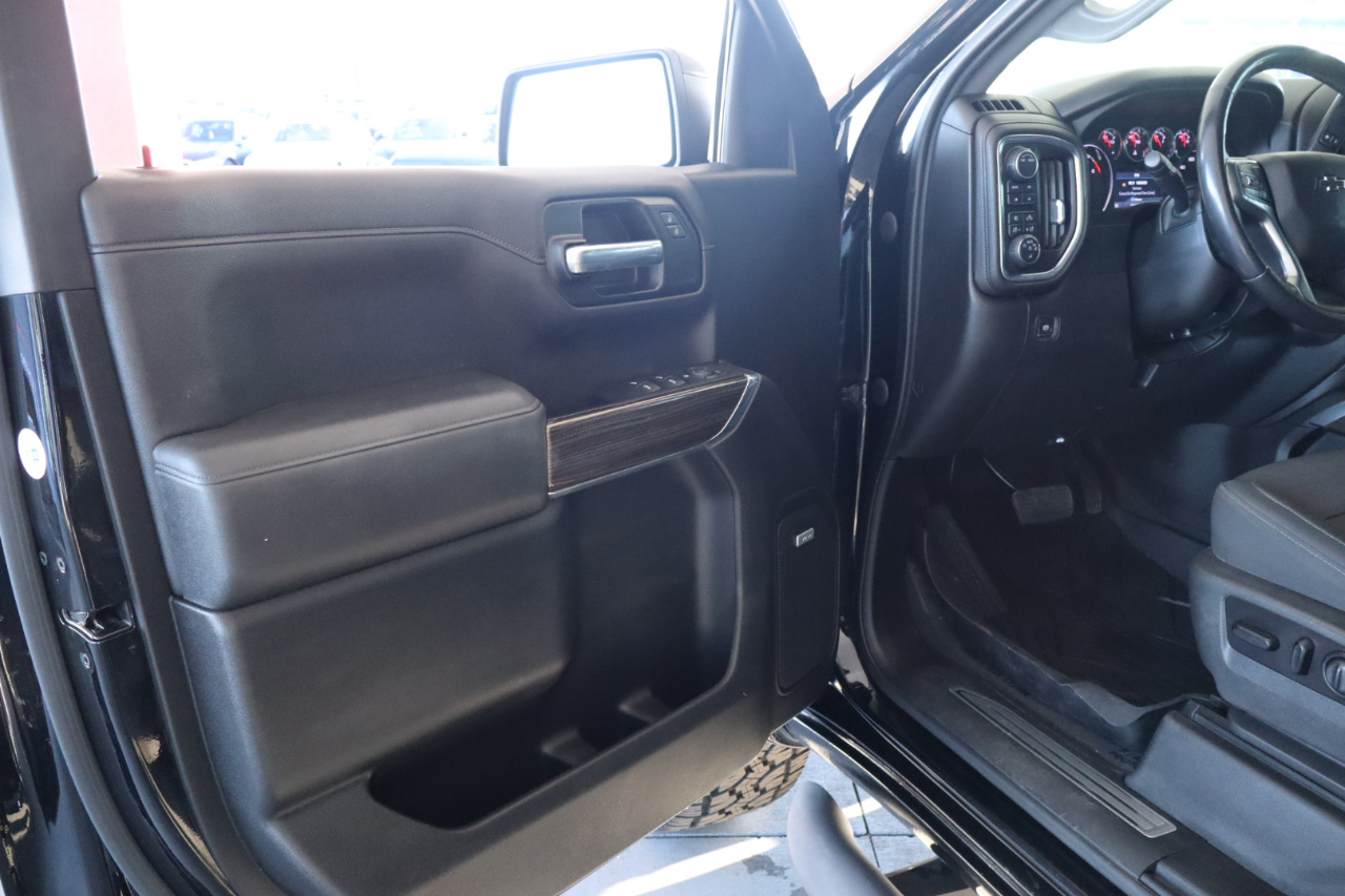 Chevrolet Silverado 1500 4WD Crew Cab 147" RST 2020