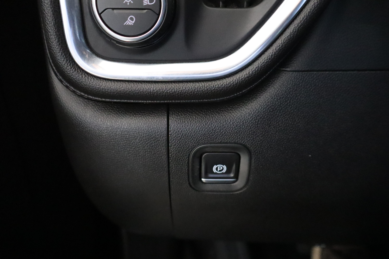 Chevrolet Silverado 1500 4WD Crew Cab 147" RST 2020