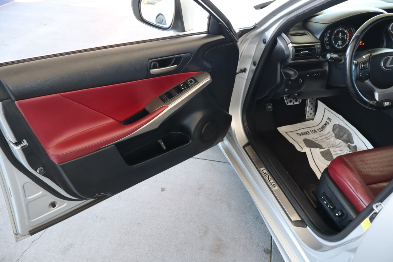 Lexus IS IS 300 RWD 2018