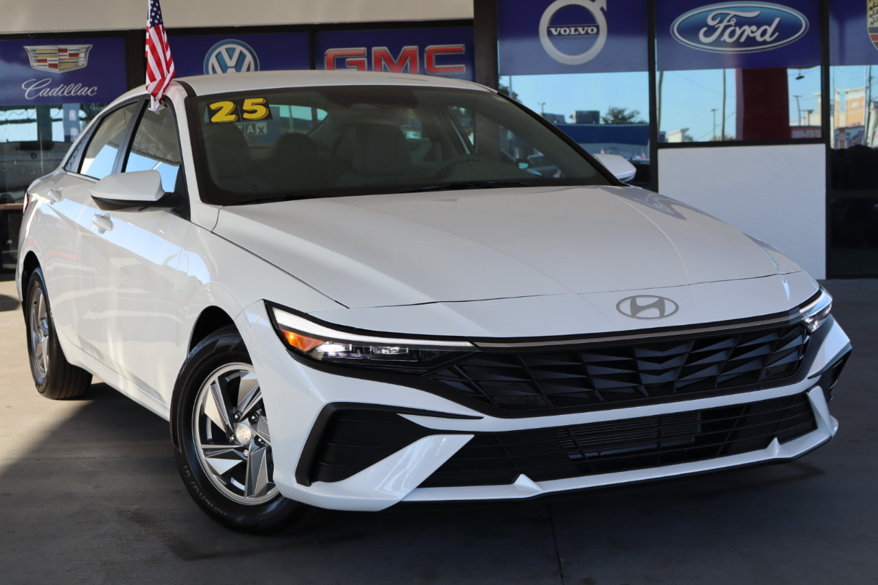 Hyundai Elantra SE IVT 2025