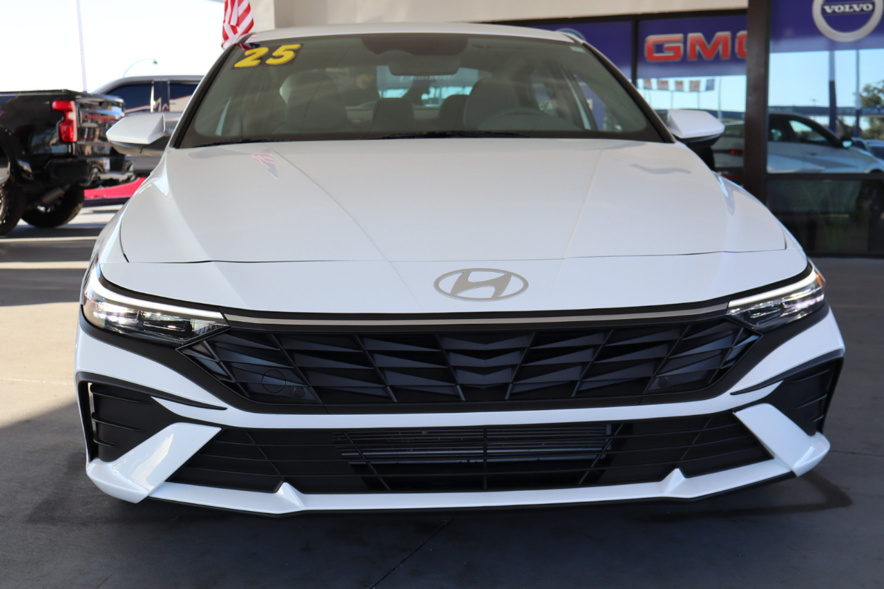 Hyundai Elantra SE IVT 2025