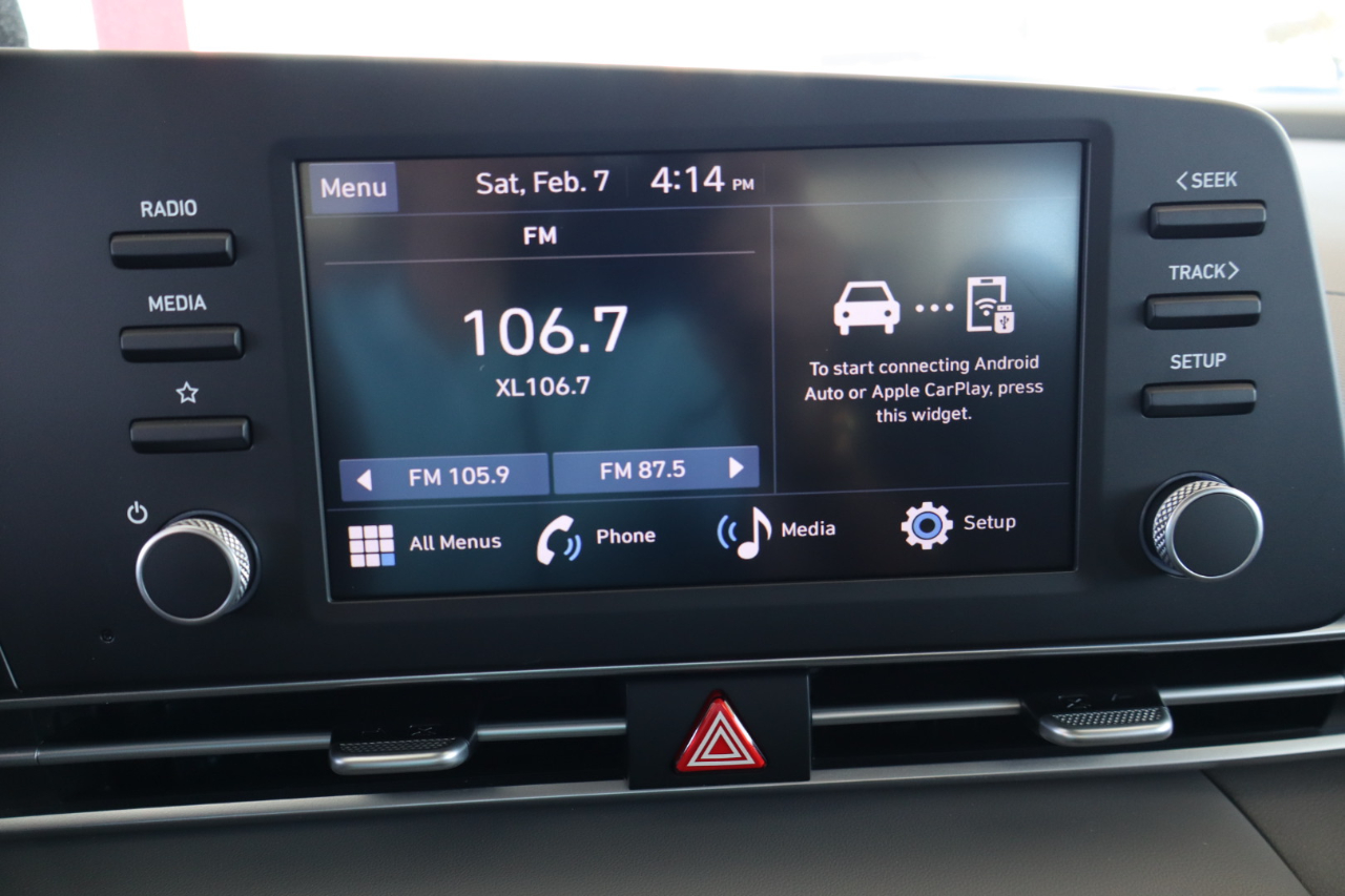 Hyundai Elantra SE IVT 2025