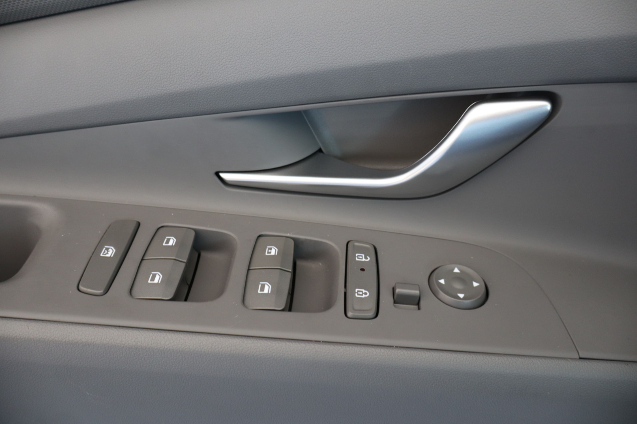 Hyundai Elantra SE IVT 2025