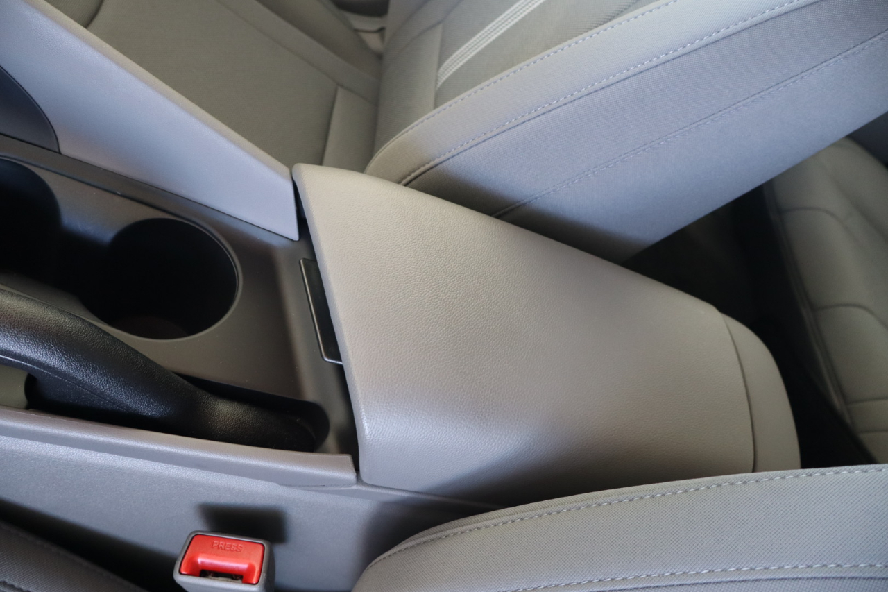 Hyundai Elantra SE IVT 2025