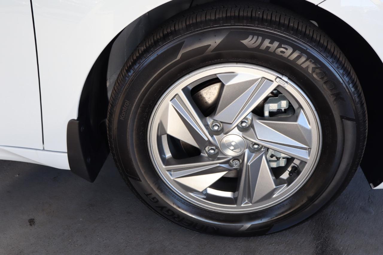 Hyundai Elantra SE IVT 2025