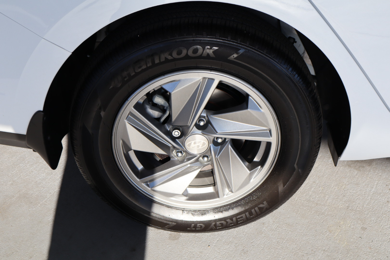 Hyundai Elantra SE IVT 2025