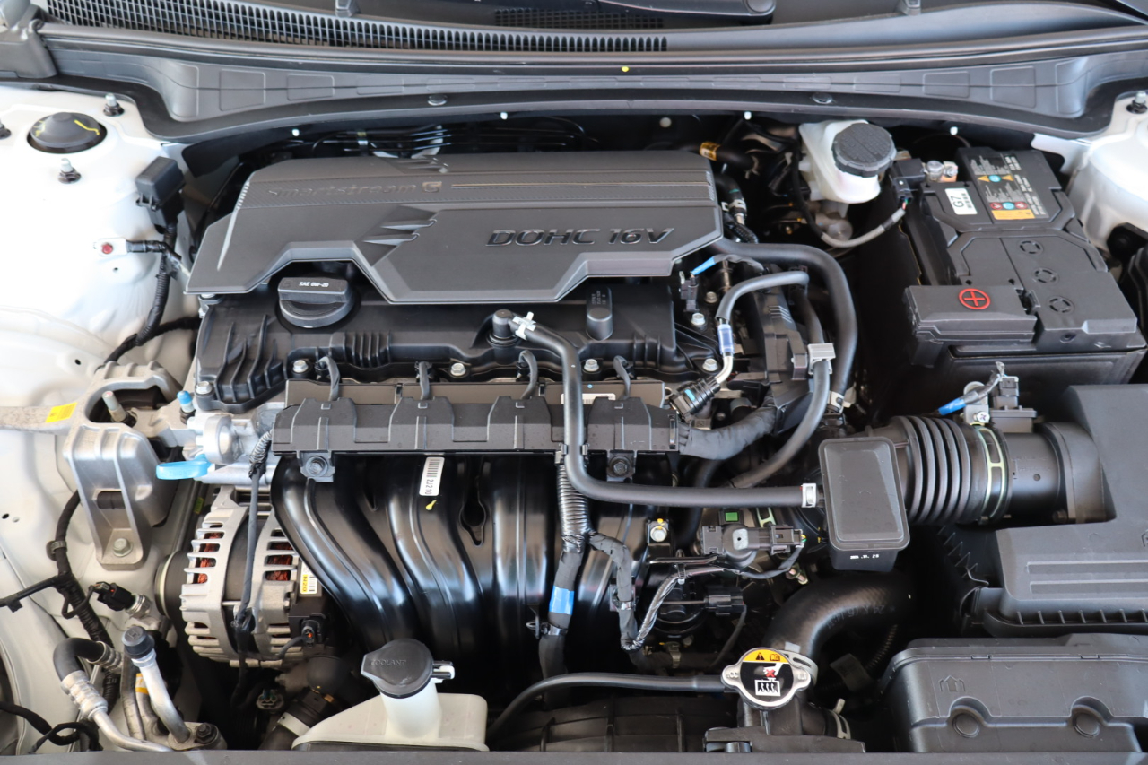 Hyundai Elantra SE IVT 2025