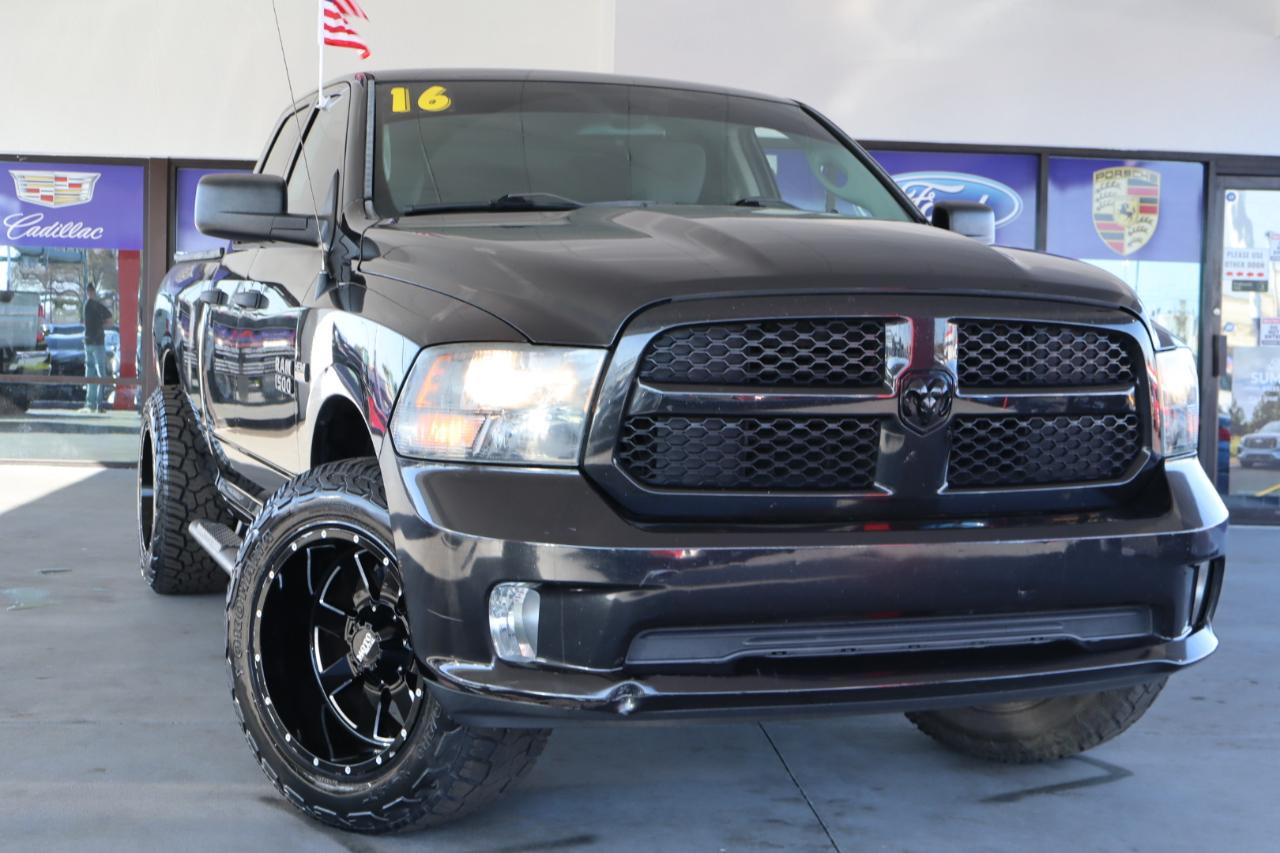 RAM 1500 2WD Quad Cab 140.5" Express 2016