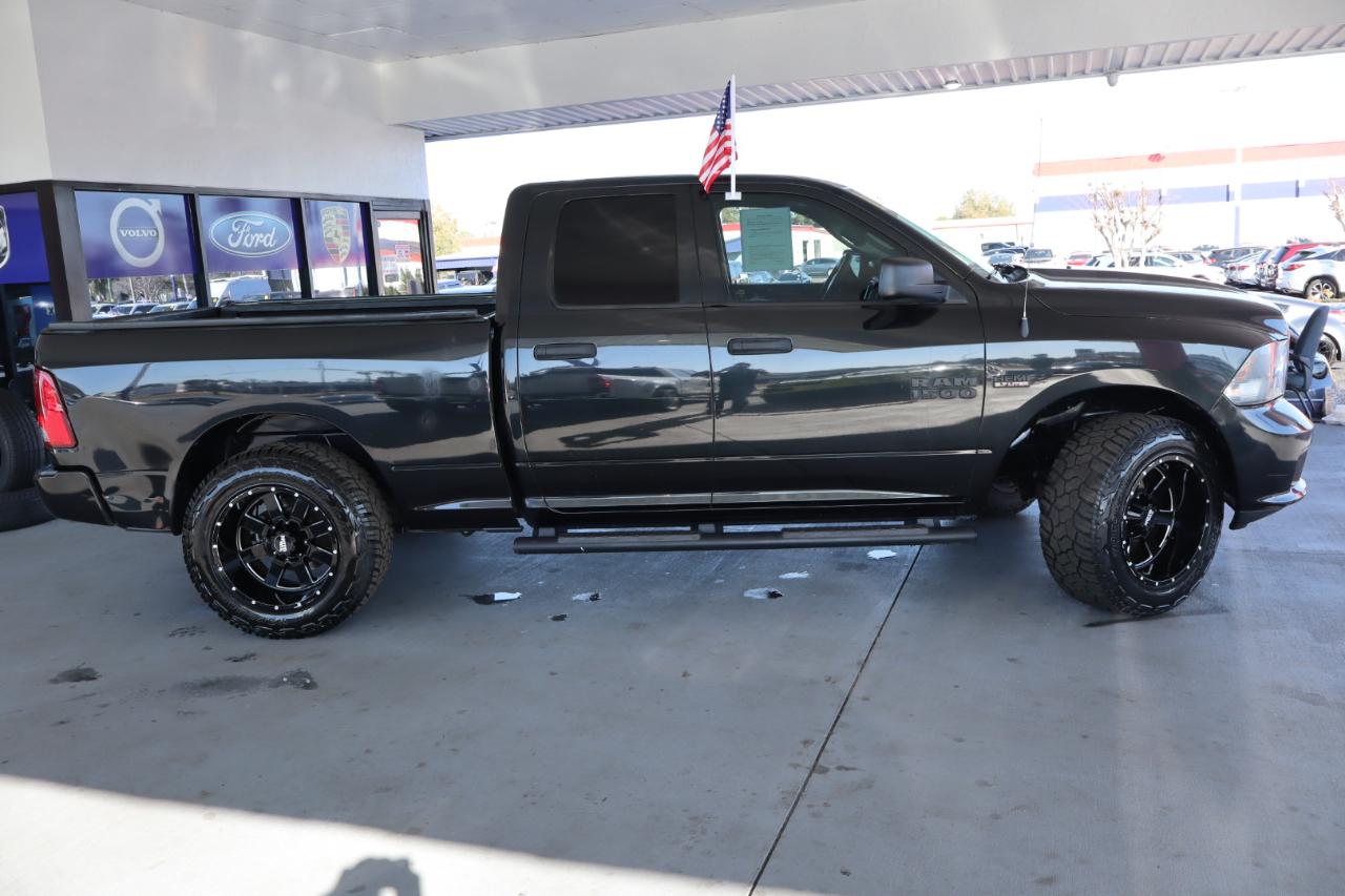 RAM 1500 2WD Quad Cab 140.5" Express 2016