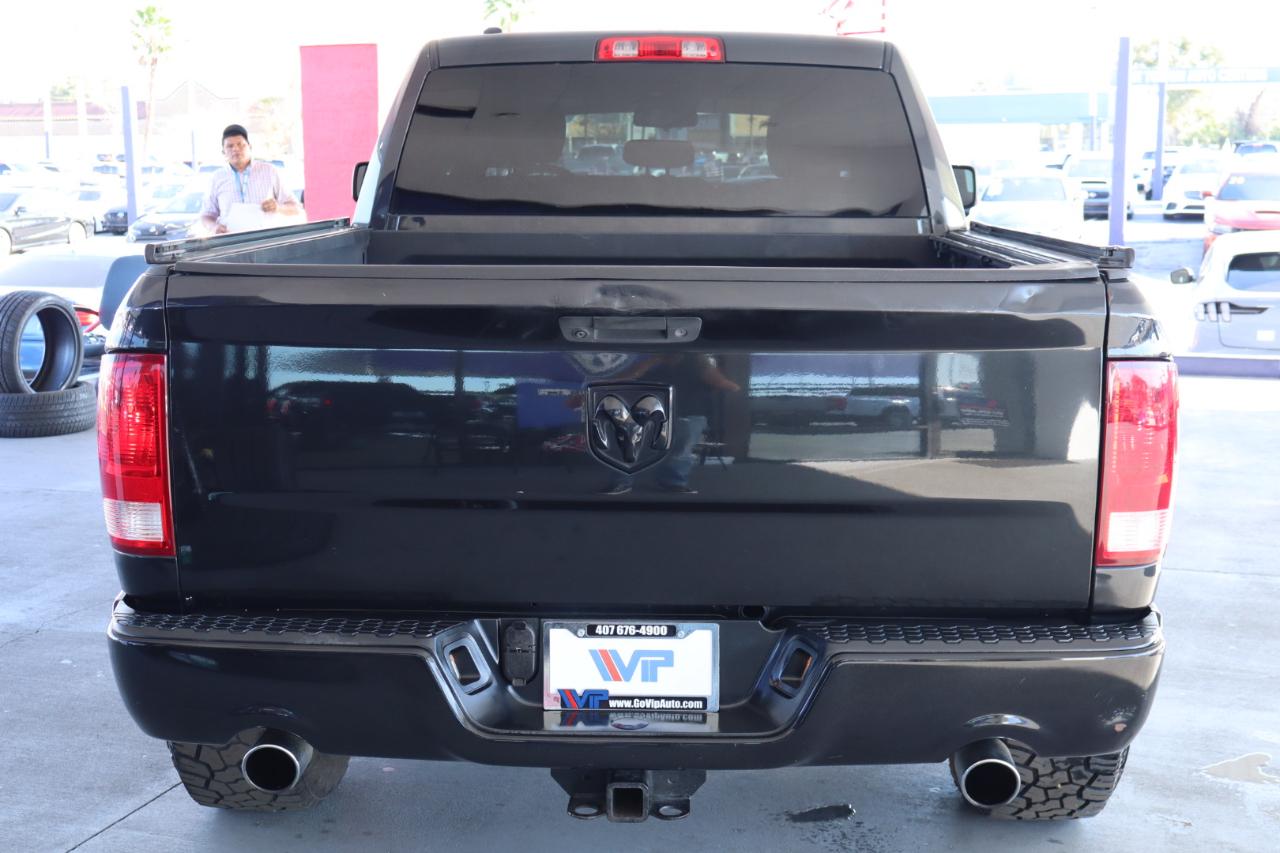 RAM 1500 2WD Quad Cab 140.5" Express 2016