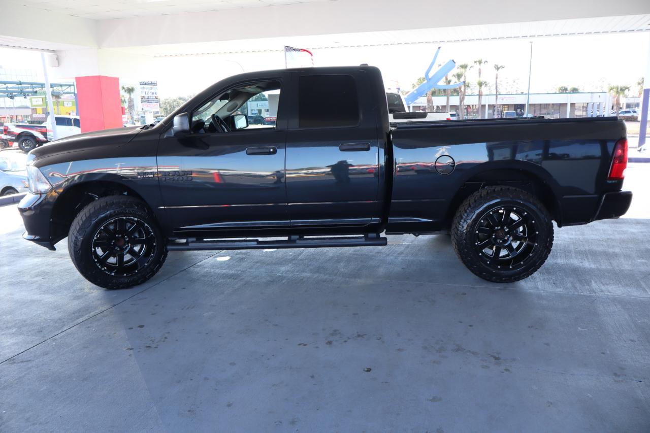 RAM 1500 2WD Quad Cab 140.5" Express 2016