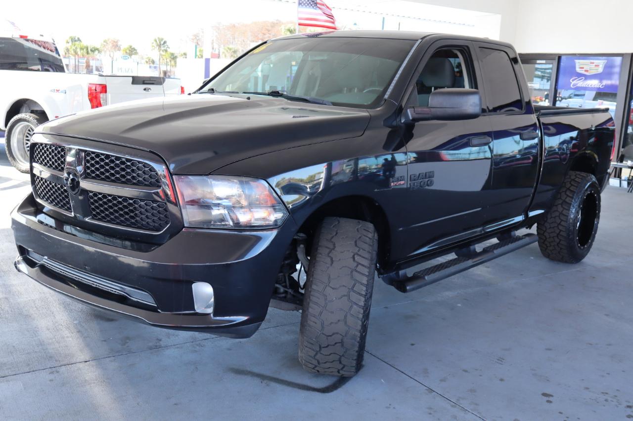 RAM 1500 2WD Quad Cab 140.5" Express 2016