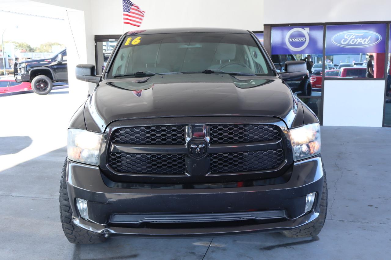 RAM 1500 2WD Quad Cab 140.5" Express 2016