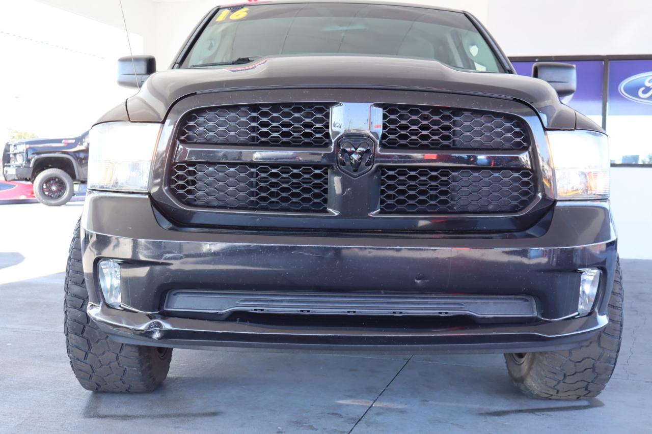 RAM 1500 2WD Quad Cab 140.5" Express 2016