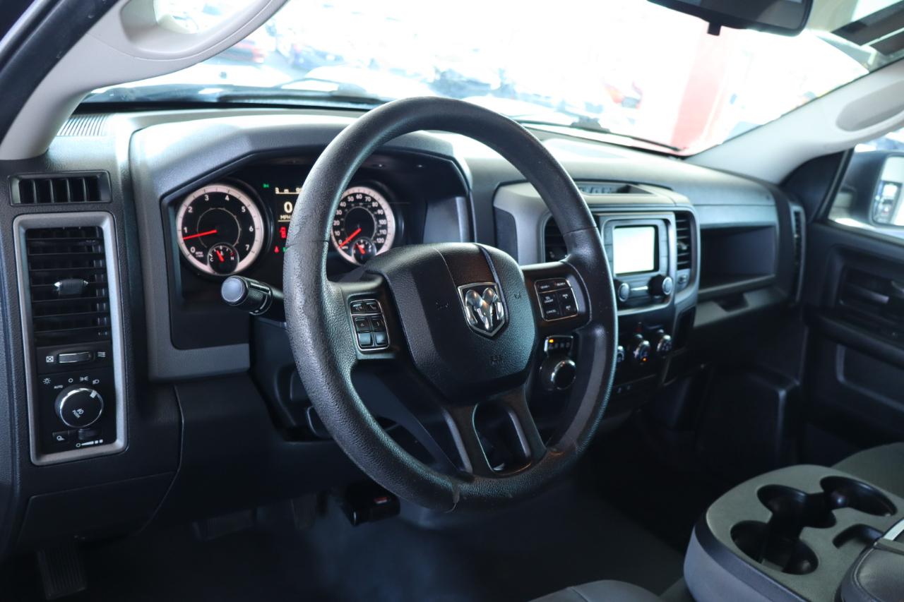 RAM 1500 2WD Quad Cab 140.5" Express 2016