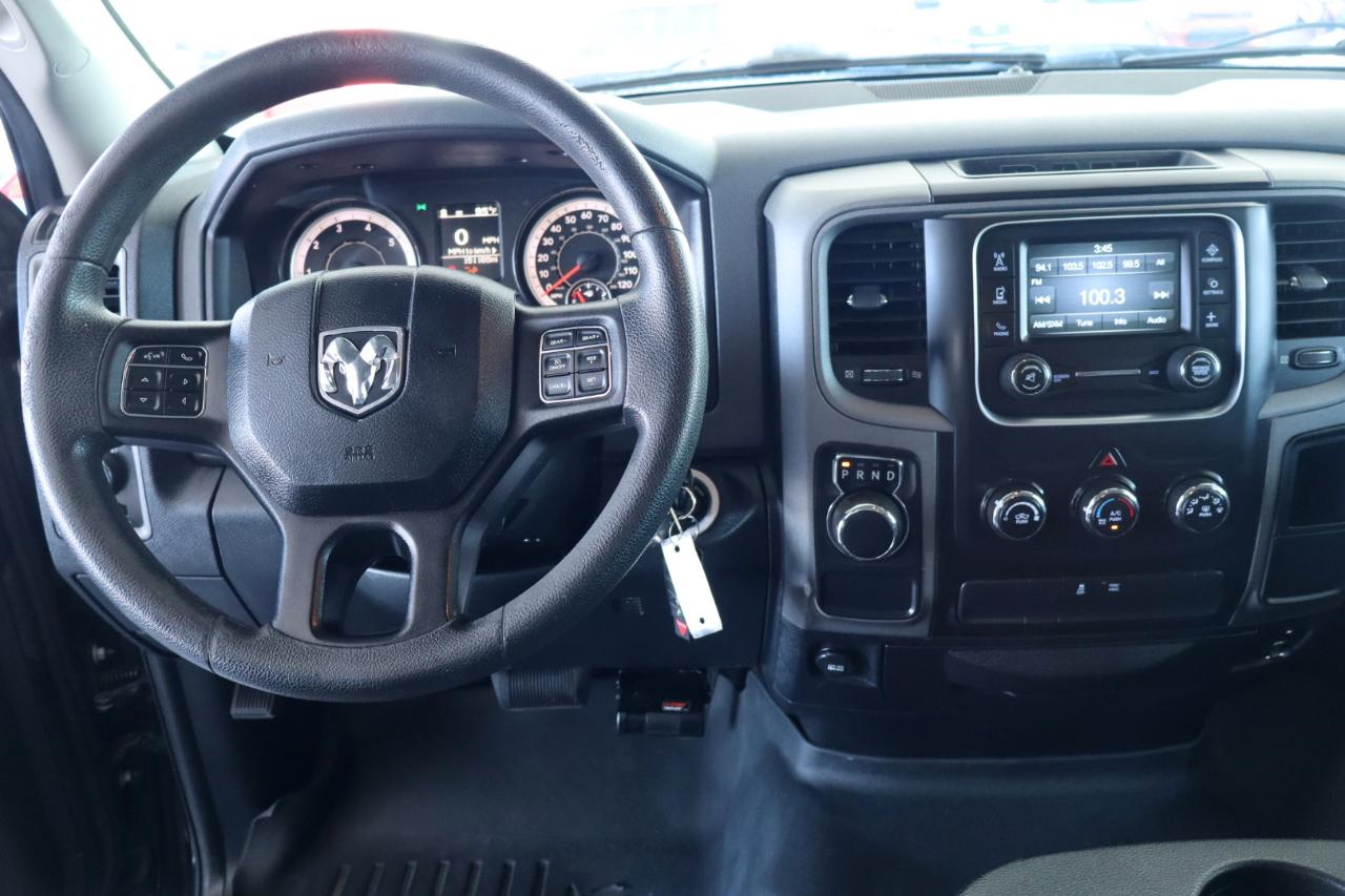 RAM 1500 2WD Quad Cab 140.5" Express 2016