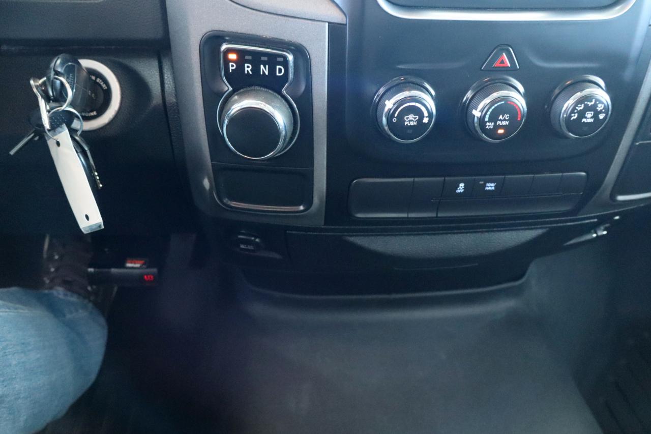 RAM 1500 2WD Quad Cab 140.5" Express 2016