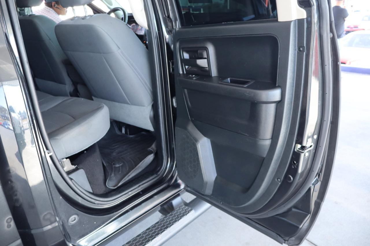 RAM 1500 2WD Quad Cab 140.5" Express 2016