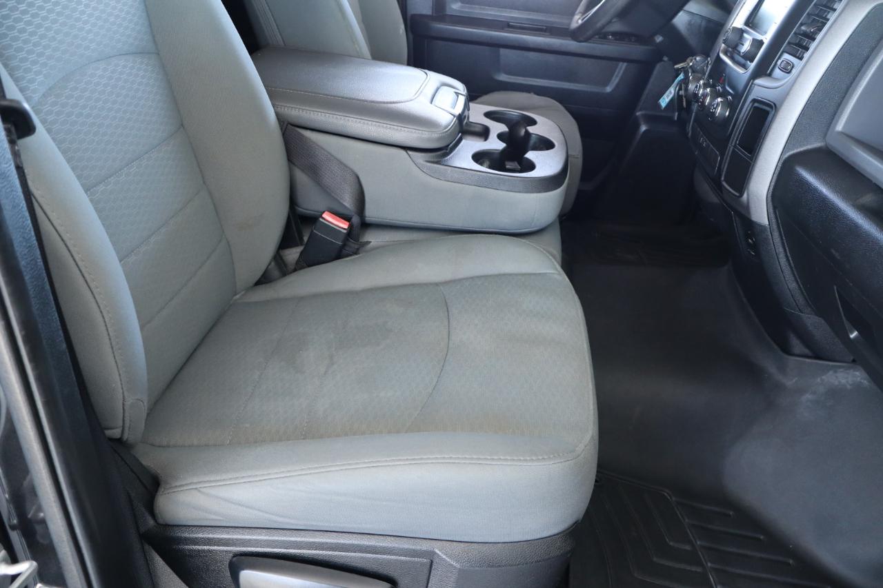 RAM 1500 2WD Quad Cab 140.5" Express 2016