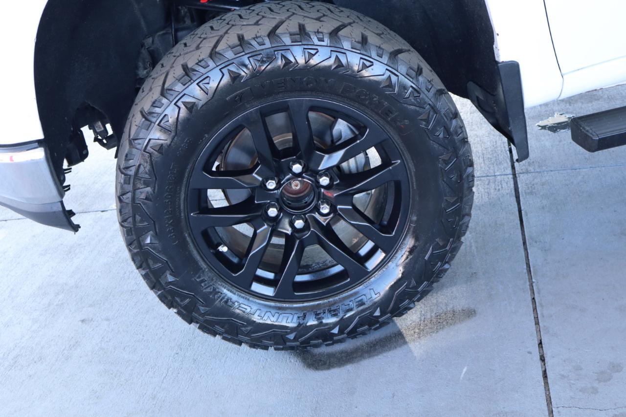 Chevrolet Silverado 1500 4WD Crew Cab 147" LT 2020