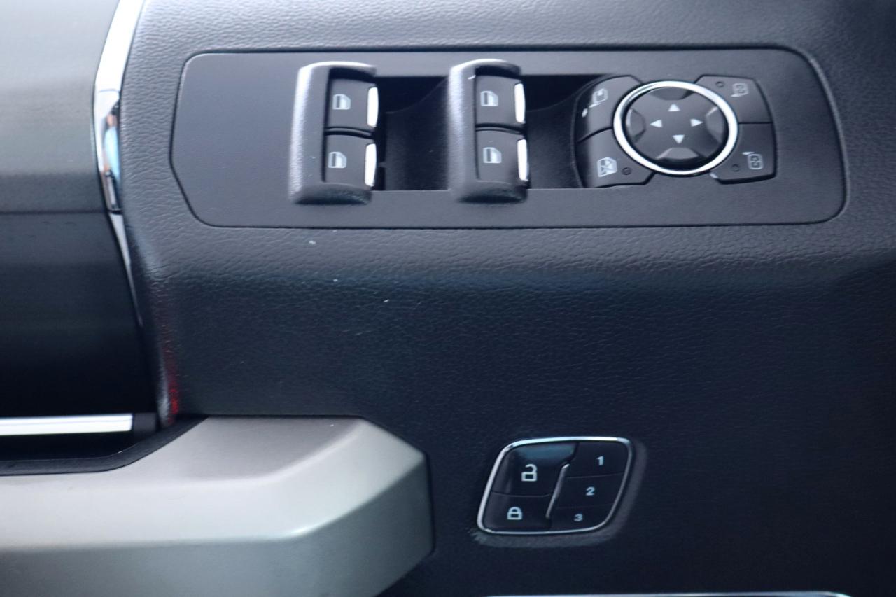 Ford F-150 4WD SuperCrew 139" Lariat 2015