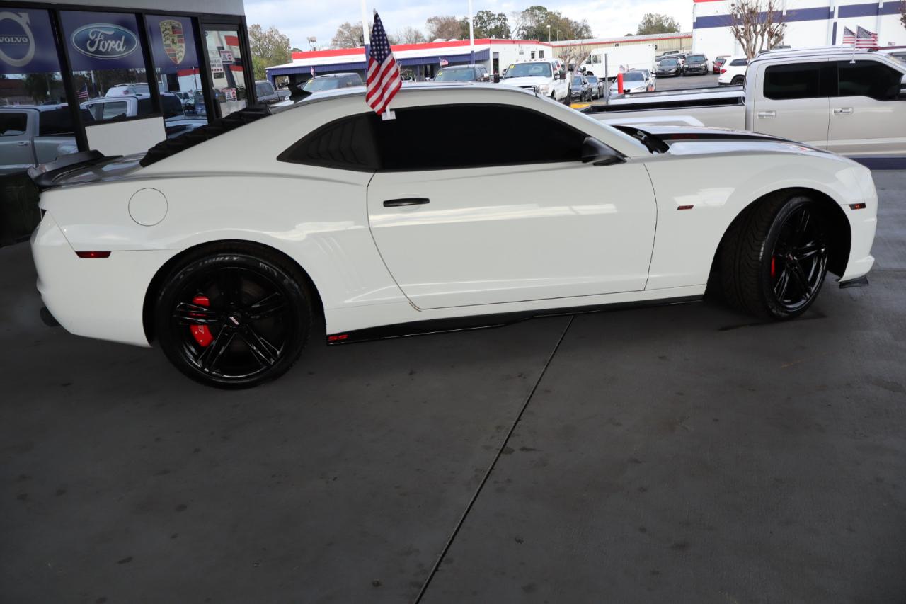 Chevrolet Camaro 2dr Cpe 2SS 2011