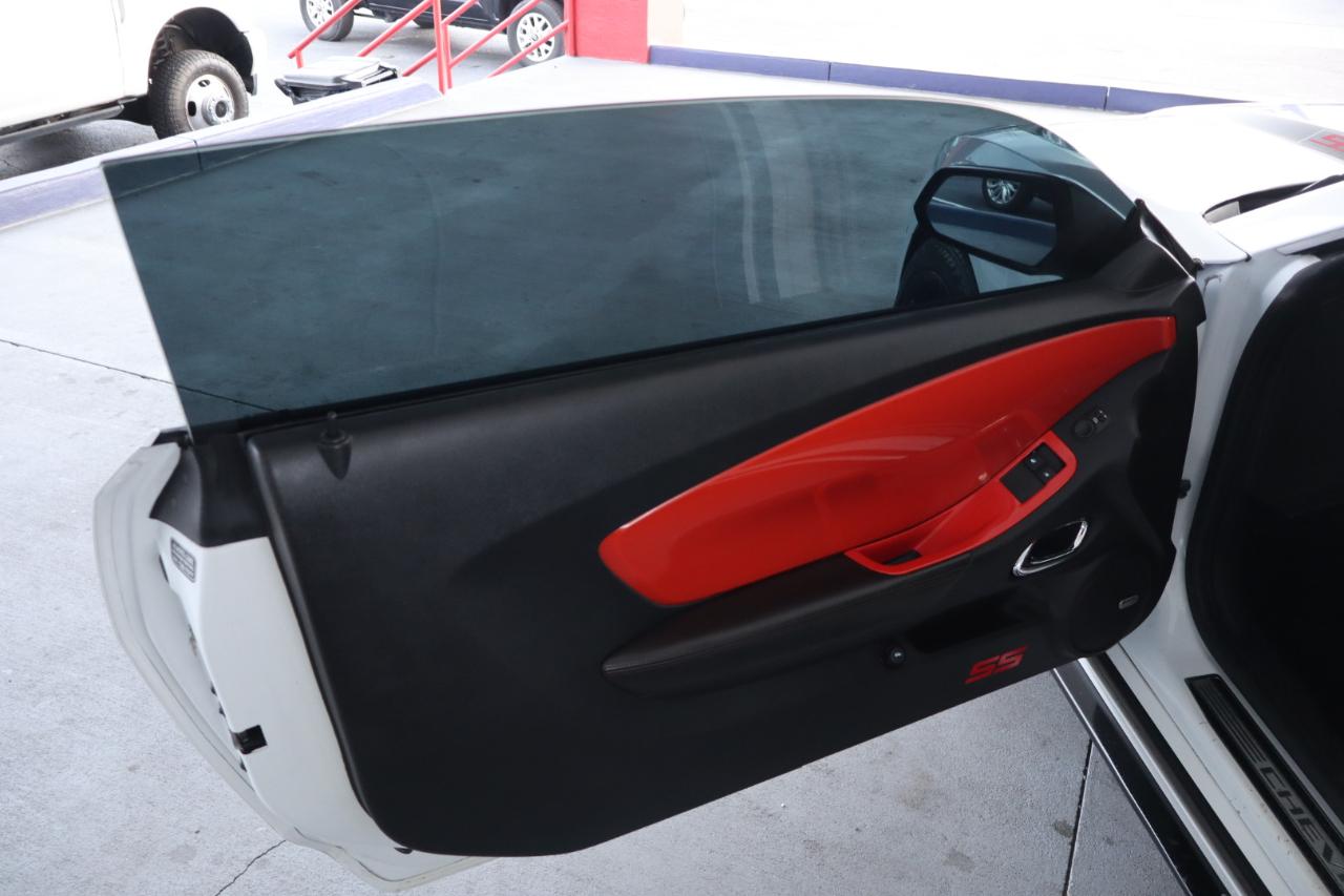 Chevrolet Camaro 2dr Cpe 2SS 2011