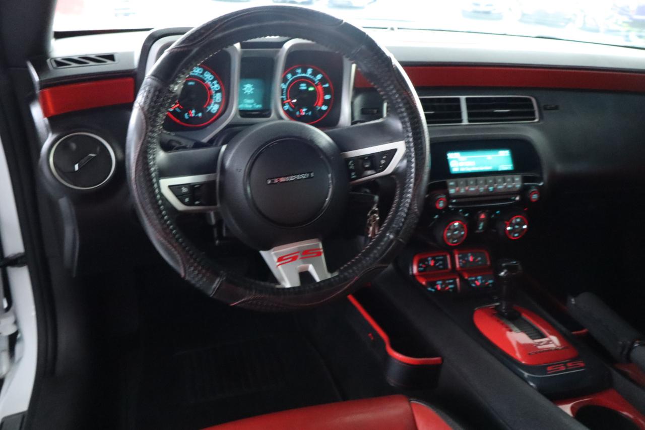 Chevrolet Camaro 2dr Cpe 2SS 2011