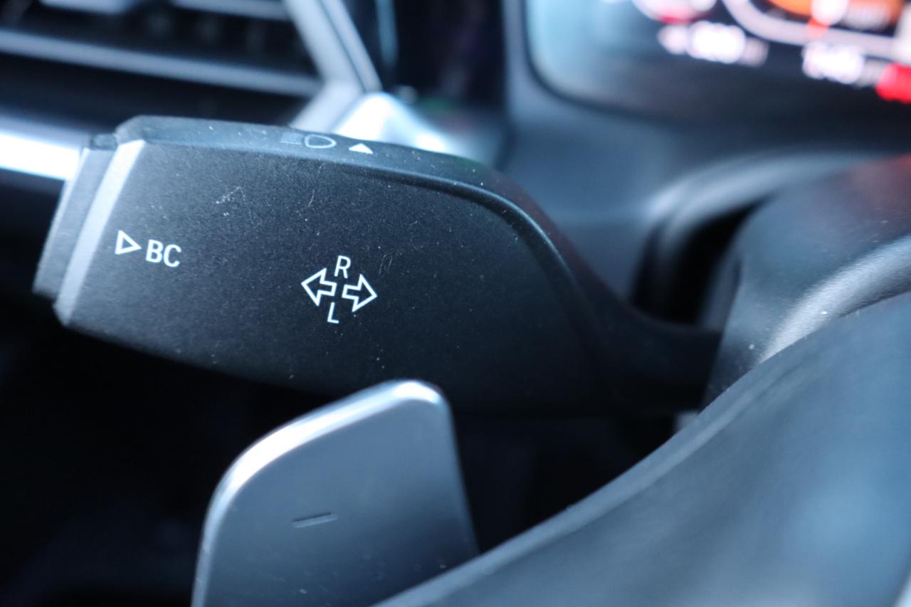 BMW 3 Series 330i Sedan 2019