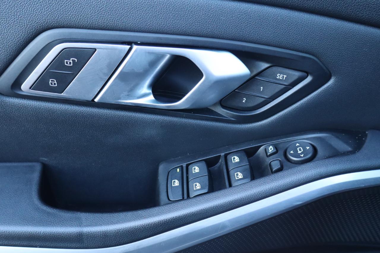 BMW 3 Series 330i Sedan 2019