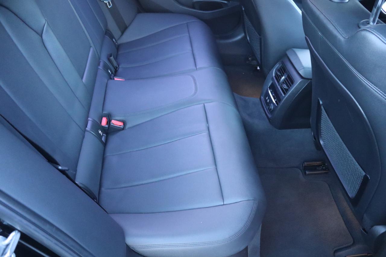 BMW 3 Series 330i Sedan 2019