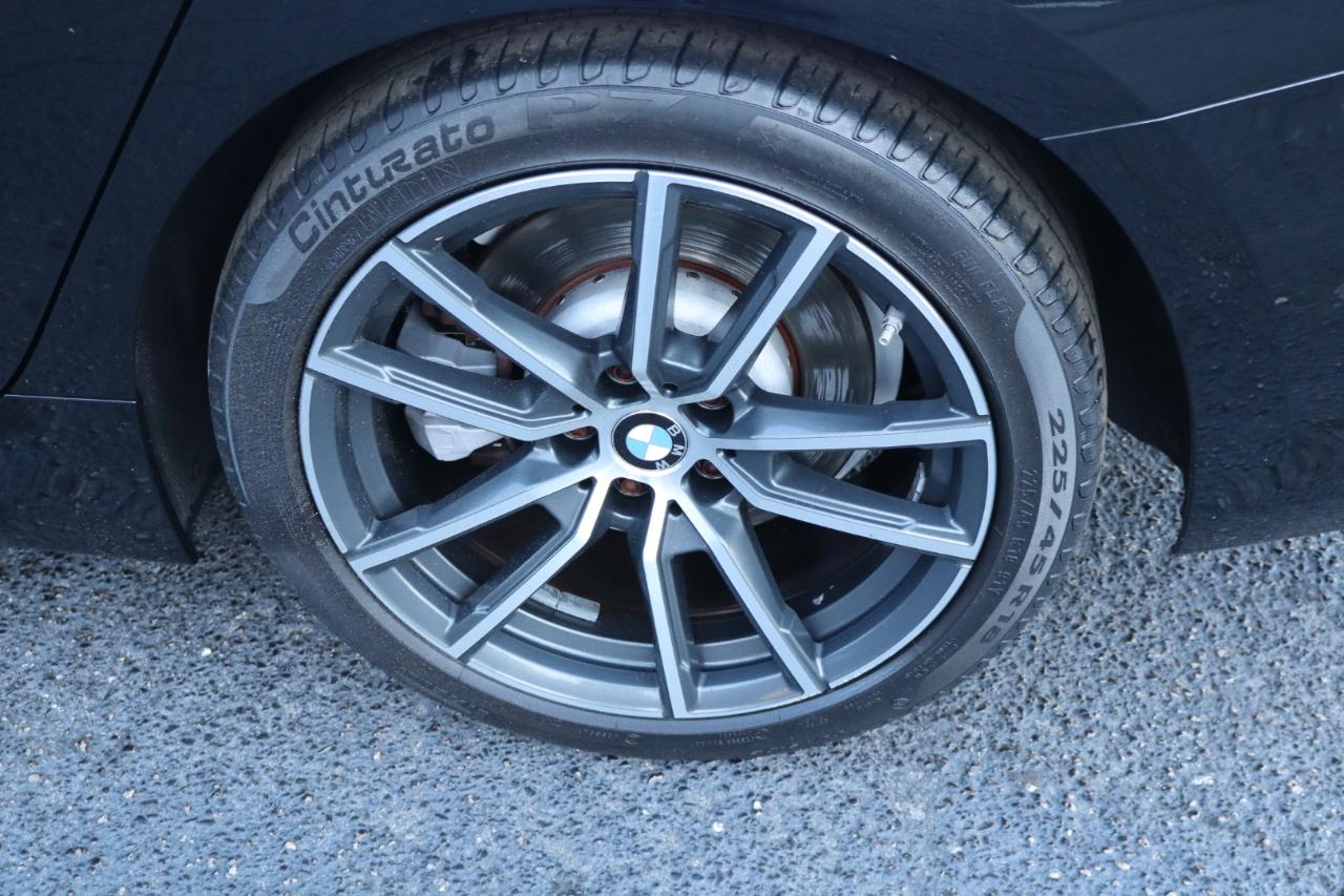 BMW 3 Series 330i Sedan 2019