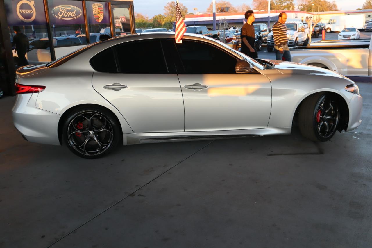 Alfa Romeo Giulia Ti Sport Carbon RWD 2019