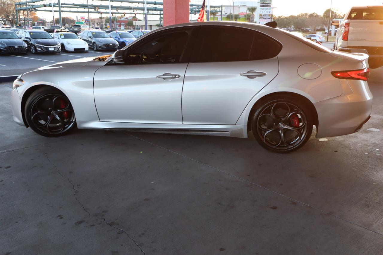 Alfa Romeo Giulia Ti Sport Carbon RWD 2019