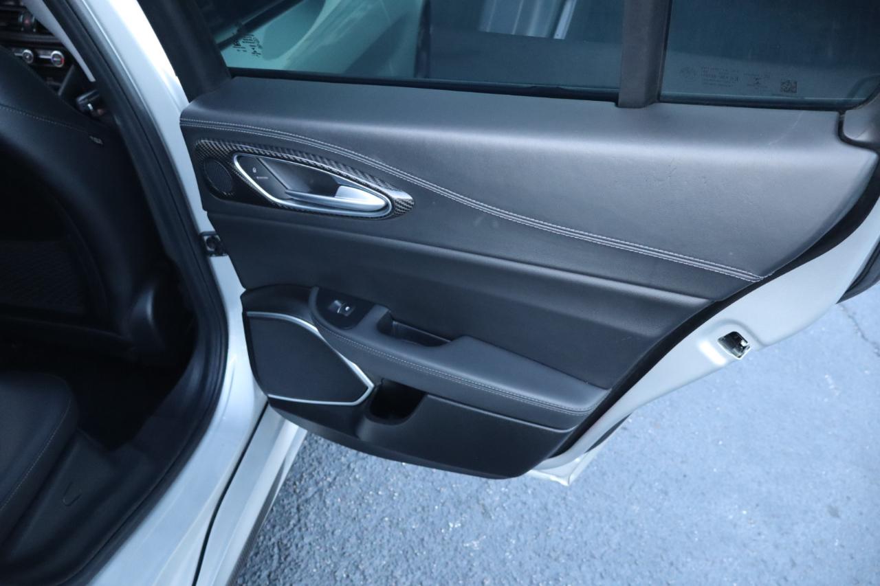 Alfa Romeo Giulia Ti Sport Carbon RWD 2019