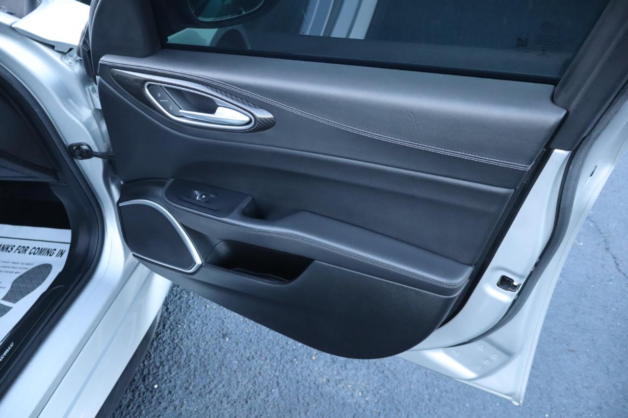 Alfa Romeo Giulia Ti Sport Carbon RWD 2019