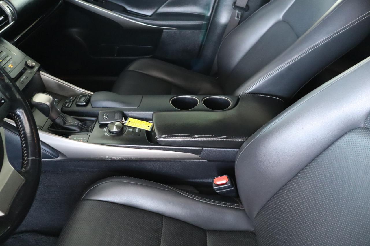 Lexus IS 350 4dr Sdn RWD 2016