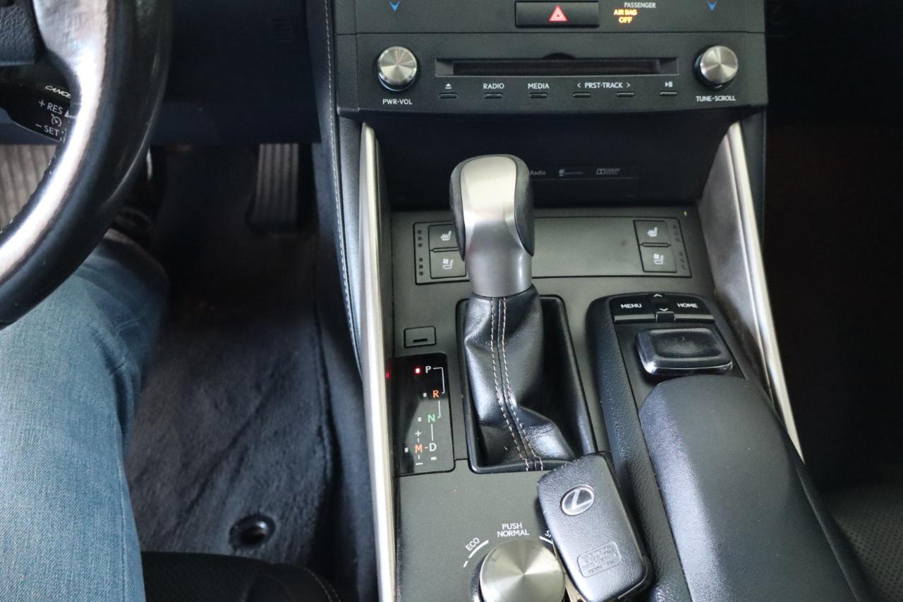 Lexus IS 350 4dr Sdn RWD 2016