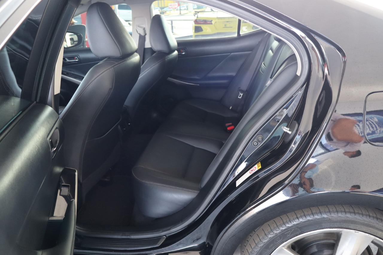 Lexus IS 350 4dr Sdn RWD 2016