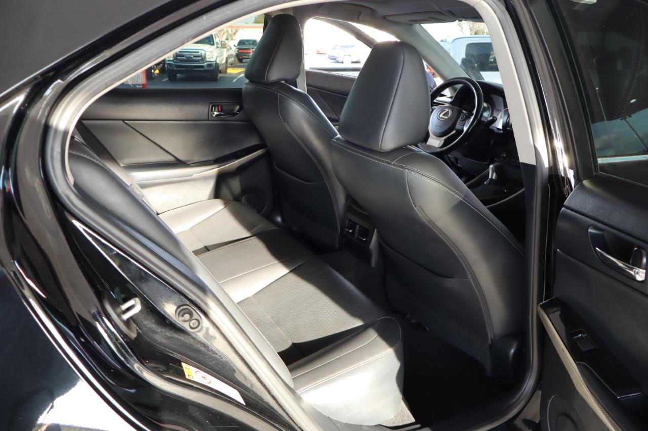 Lexus IS 350 4dr Sdn RWD 2016