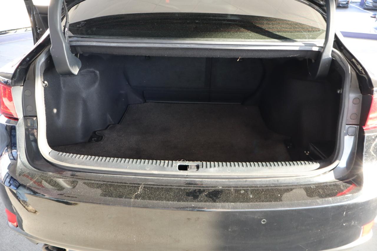 Lexus IS 350 4dr Sdn RWD 2016