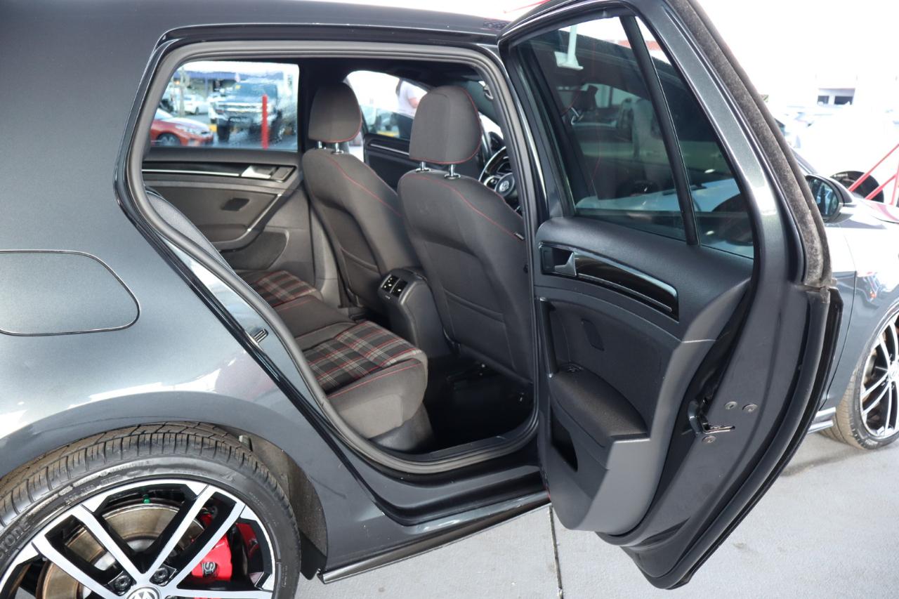 Volkswagen Golf GTI 2.0T 4-Door Autobahn DSG 2017