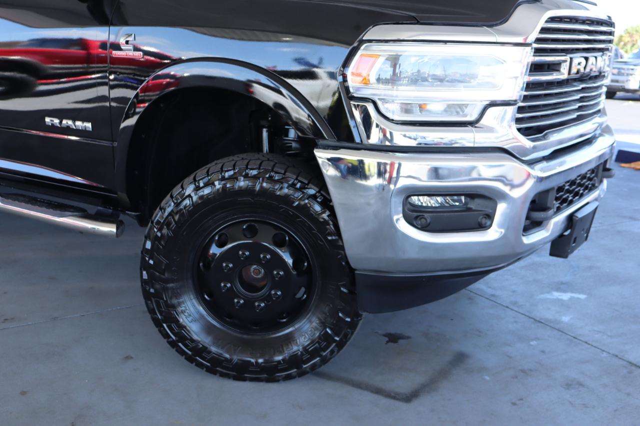 RAM 3500 Laramie 4x4 Crew Cab 8' Box 2022