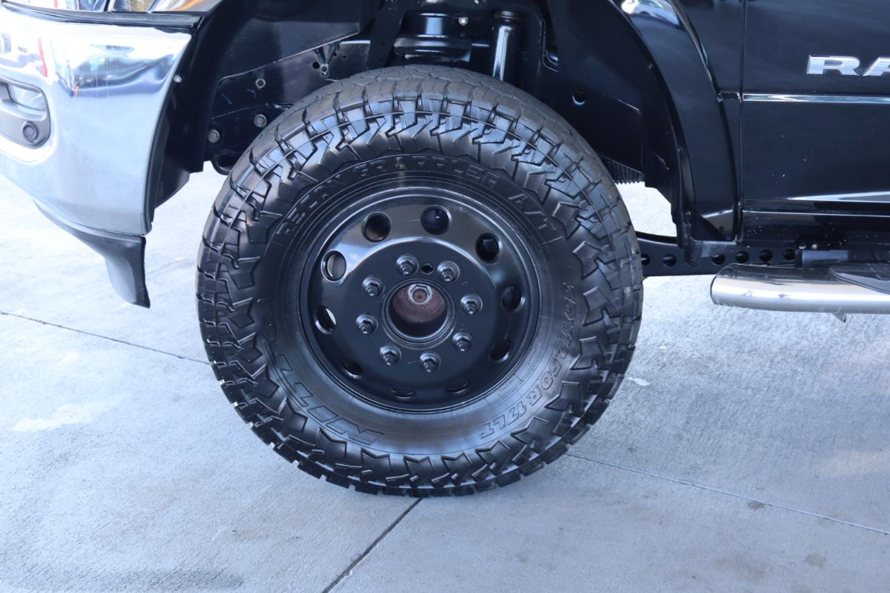 RAM 3500 Laramie 4x4 Crew Cab 8' Box 2022