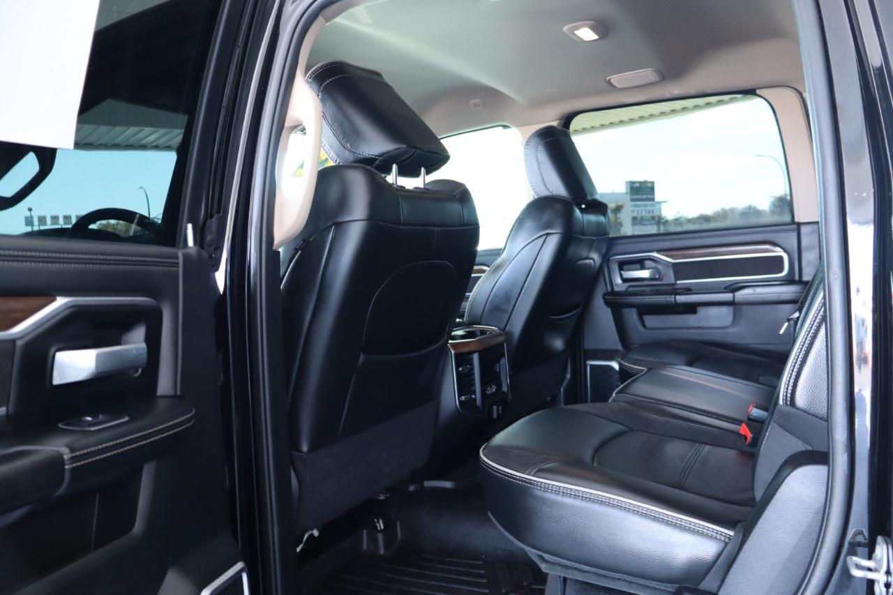 RAM 3500 Laramie 4x4 Crew Cab 8' Box 2022